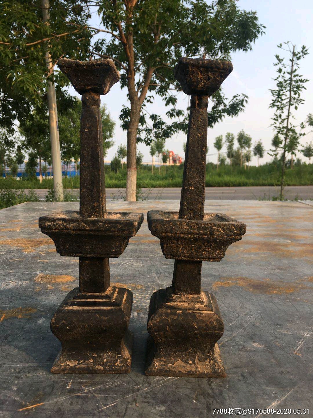 清代大户人家所用的楠木蜡台