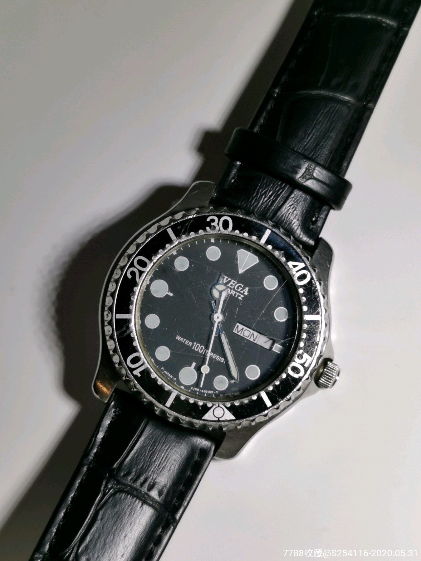 日本西铁城旗下品牌vega石英男表夜光指针双历显示unadjusted机芯100