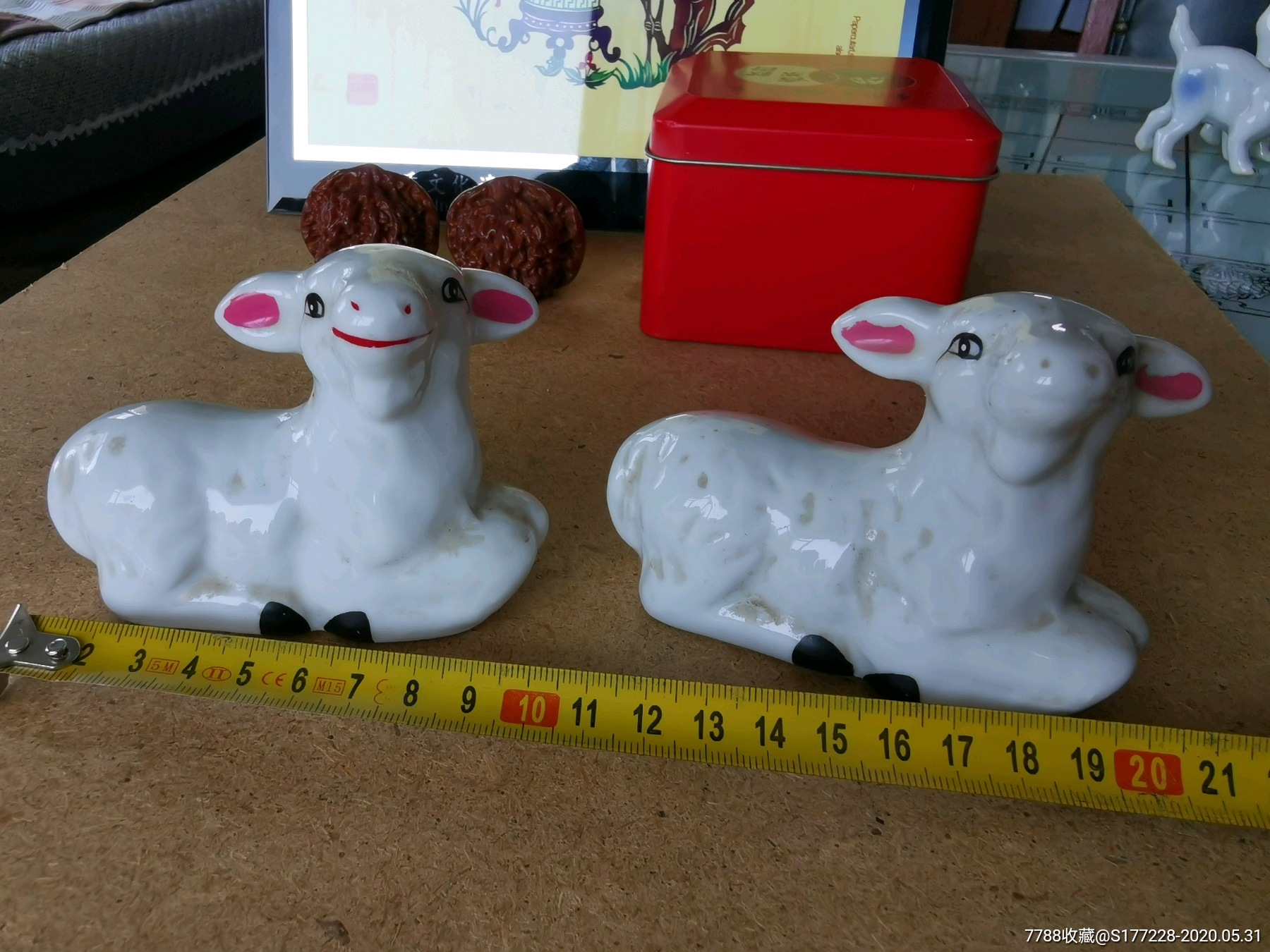 老瓷器吉祥羊一对