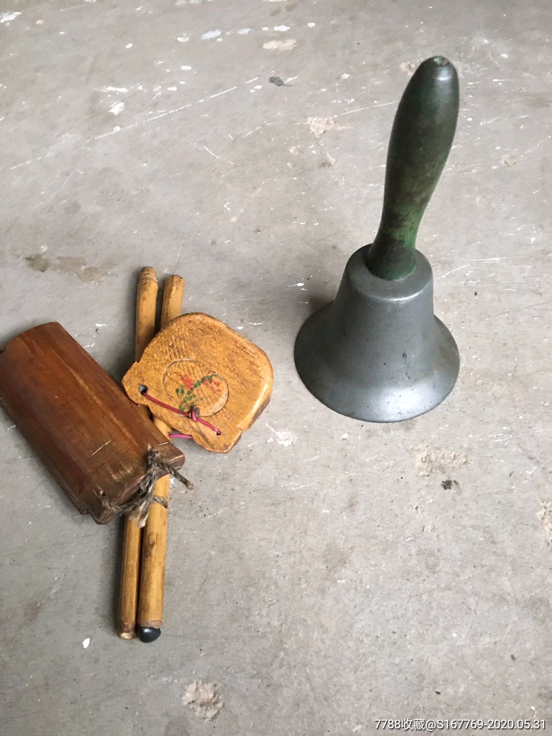 下乡收到一前算卦工具一套