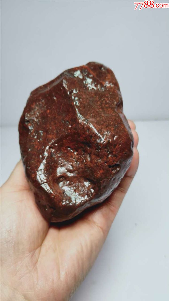 红山文化出土的陨石图片