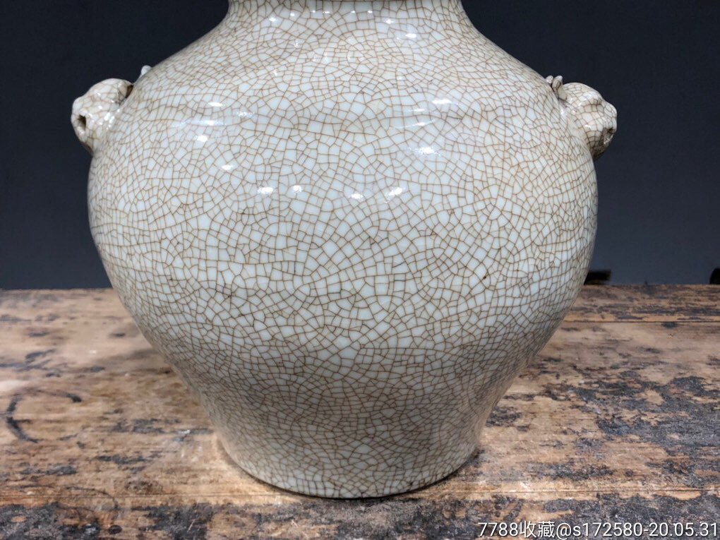 【白釉开片大罐】