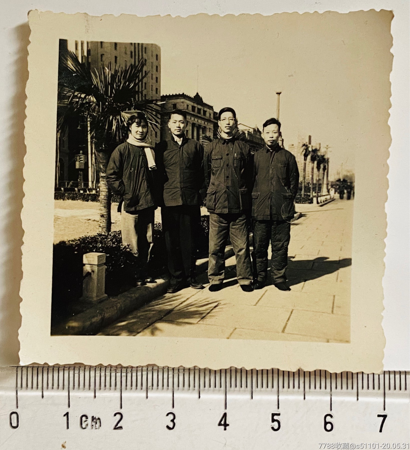 建国初在上海外滩合影照-价格:5元-se73399562-老照片-零售-7788收藏