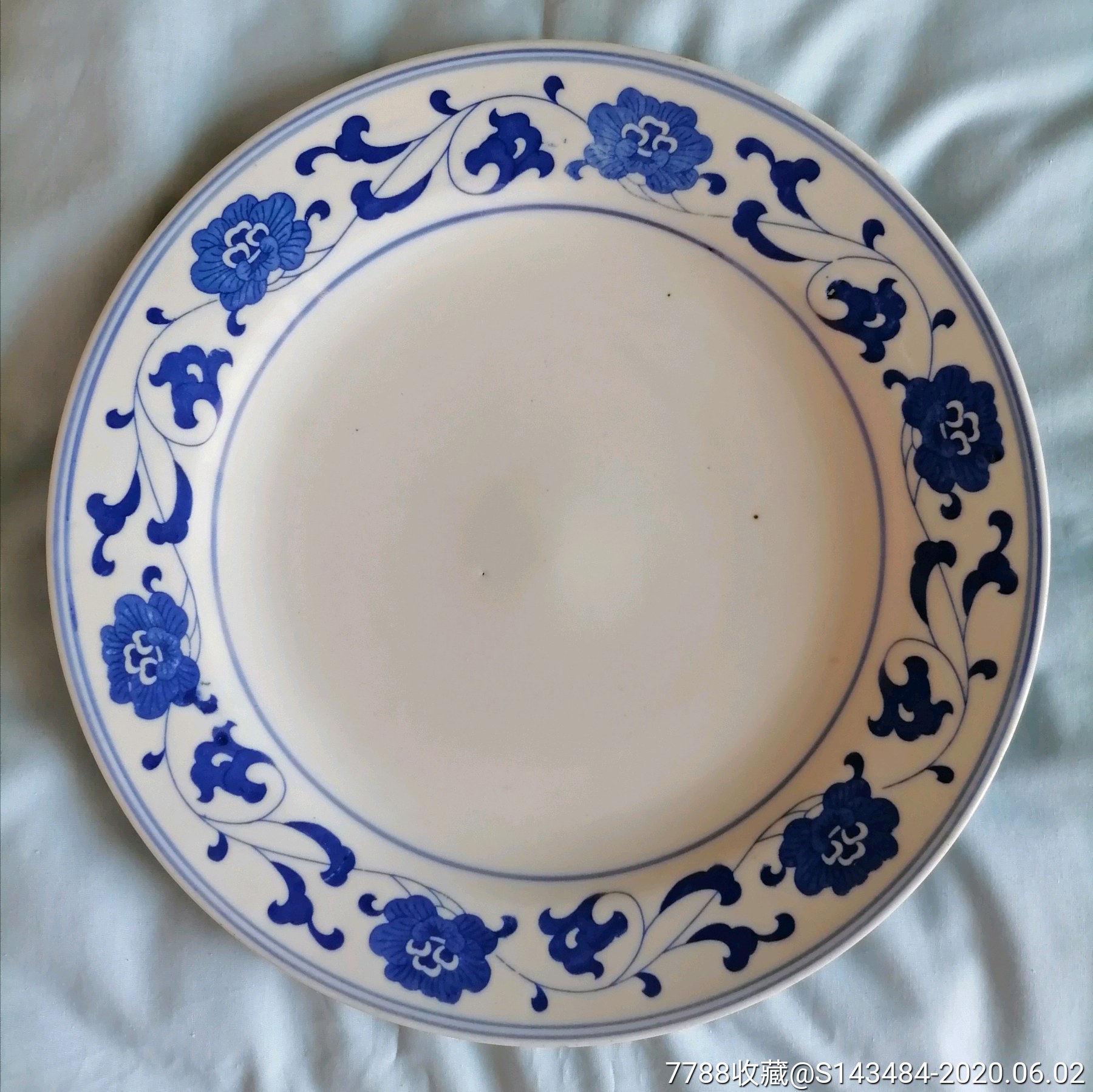 青花瓷缠枝莲老盘子