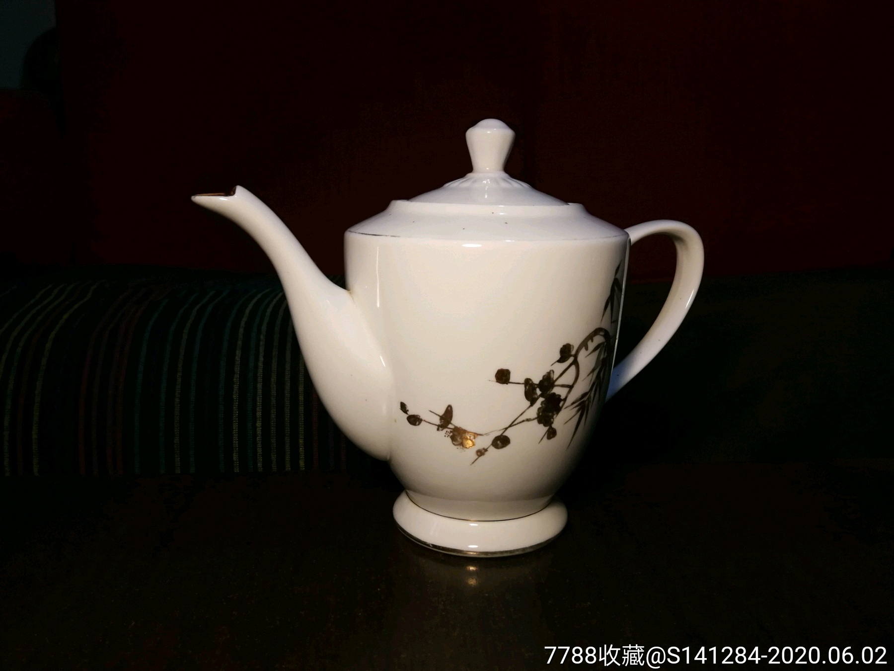 唐山五瓷底款描金花卉老茶水壶