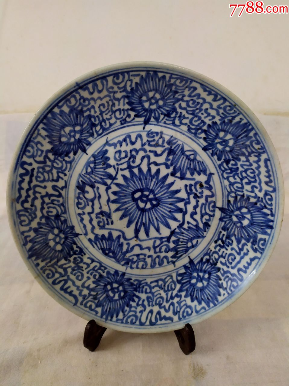 5794清中期菊花纹青花大盘-青花瓷-7788收藏__收藏热线
