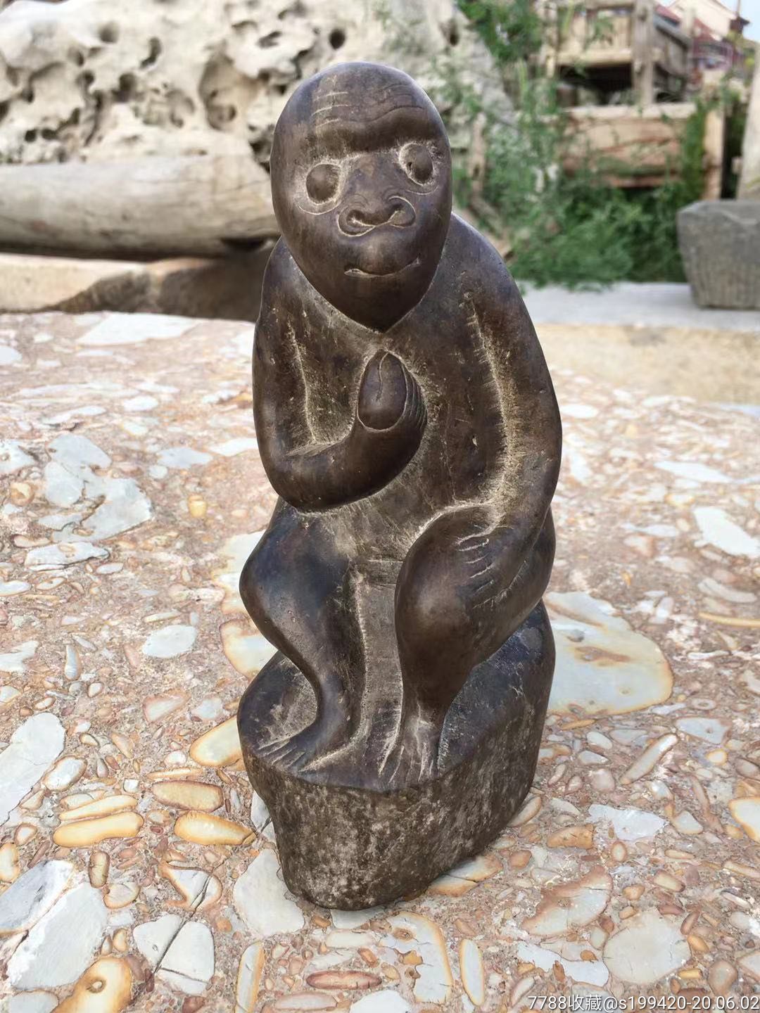 清代青石小猴,品相完好,造型美观,包浆一流,完好无磕碰.