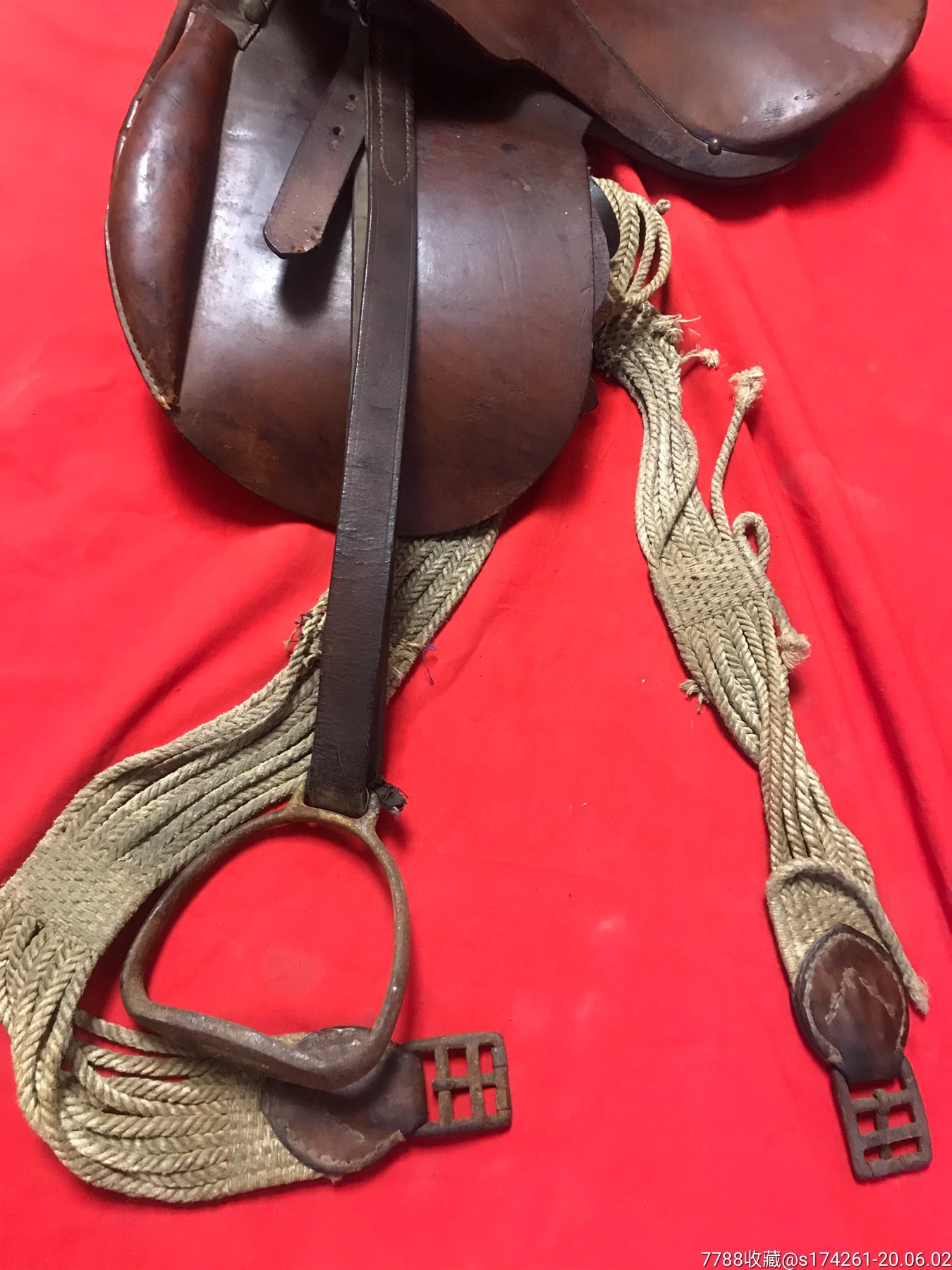 非常稀少的带好多编号的抗战时期马鞍子