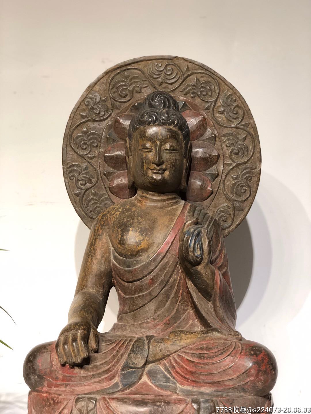 唐代背光彩绘坐佛造像材质青石雕工精湛皮壳风化自然面容丰润慈祥尺