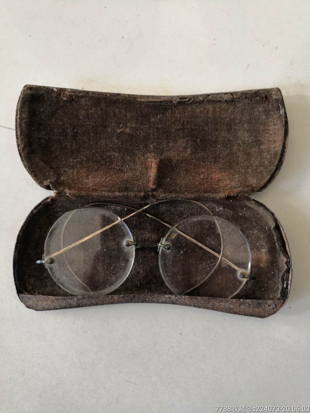 民国时期金丝水晶平光眼镜,保存完好,镜片厚重,质地一流,包老保真.