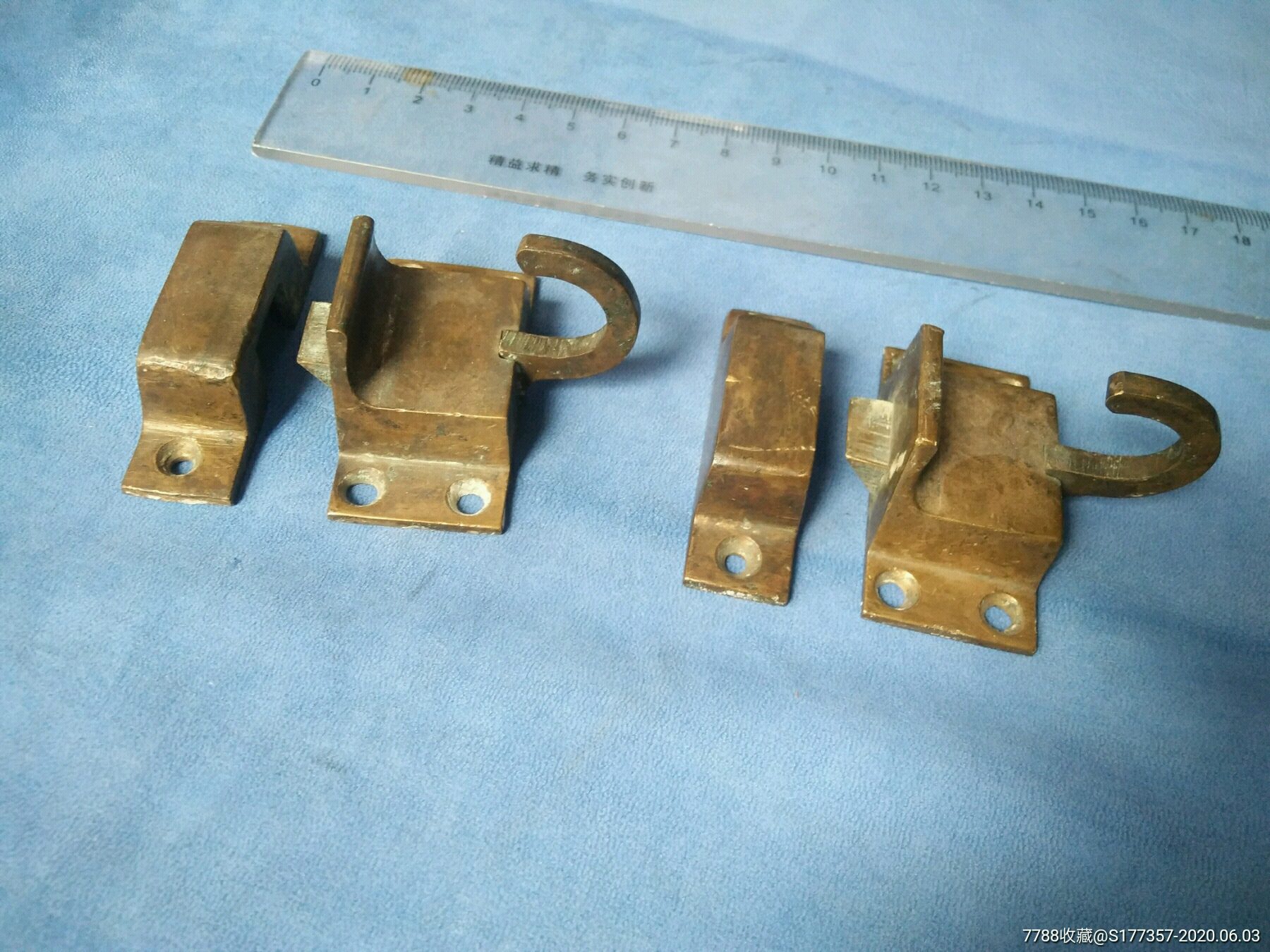 完整的民国铜窗销一对