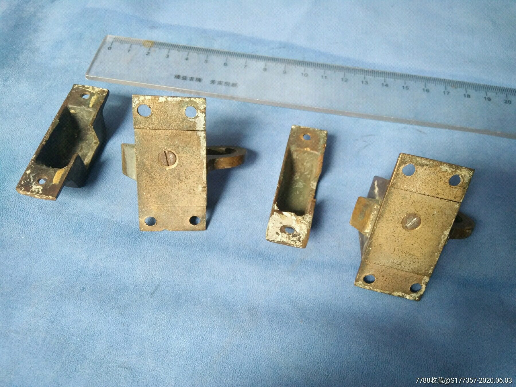 完整的民国铜窗销一对