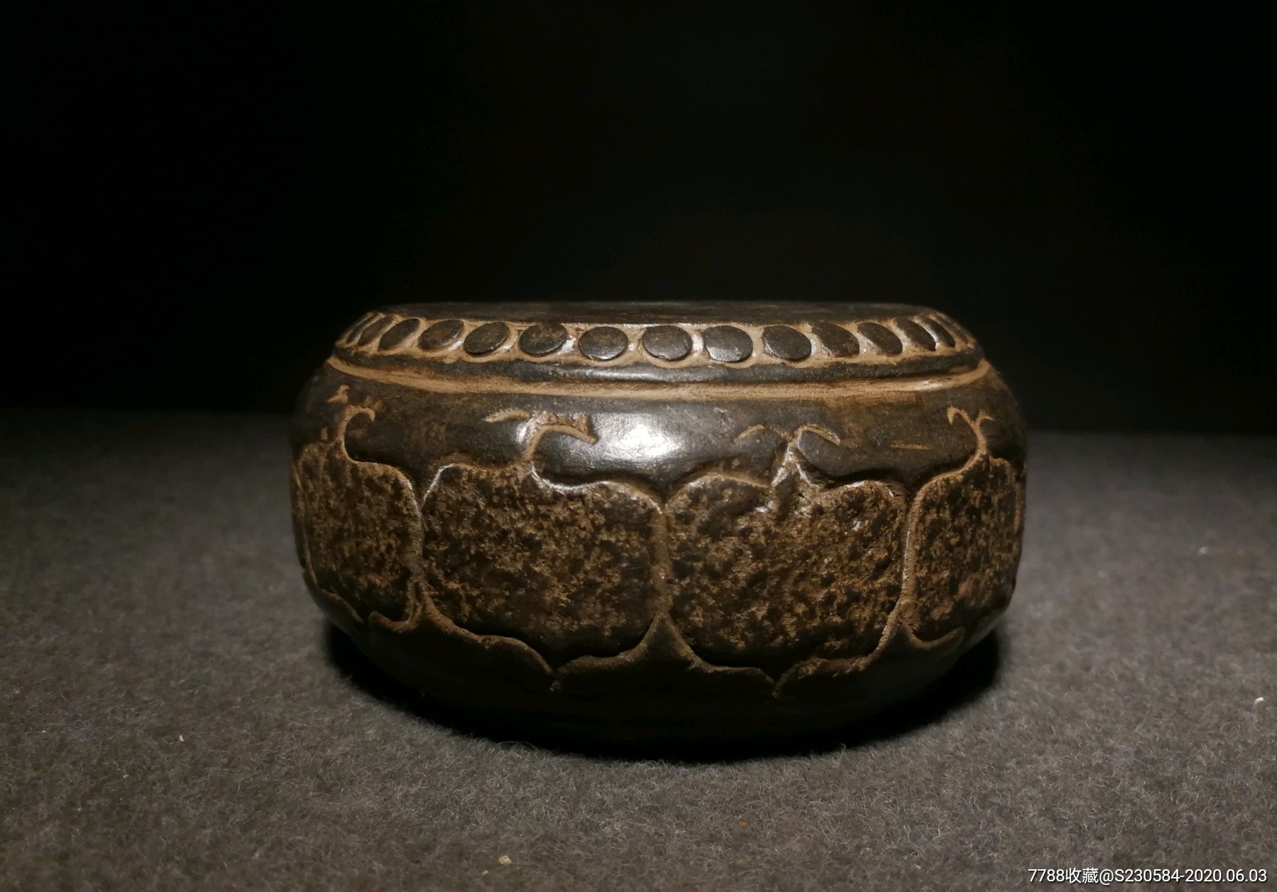 事柿事如意纹饰小石鼓