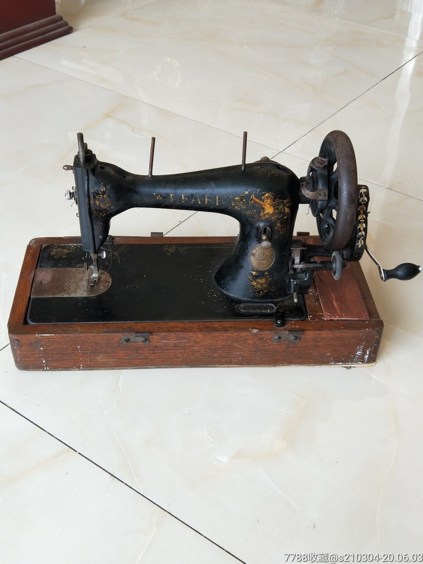 民国时期进口手摇缝纫机,品相如图.带原装手提木盒.