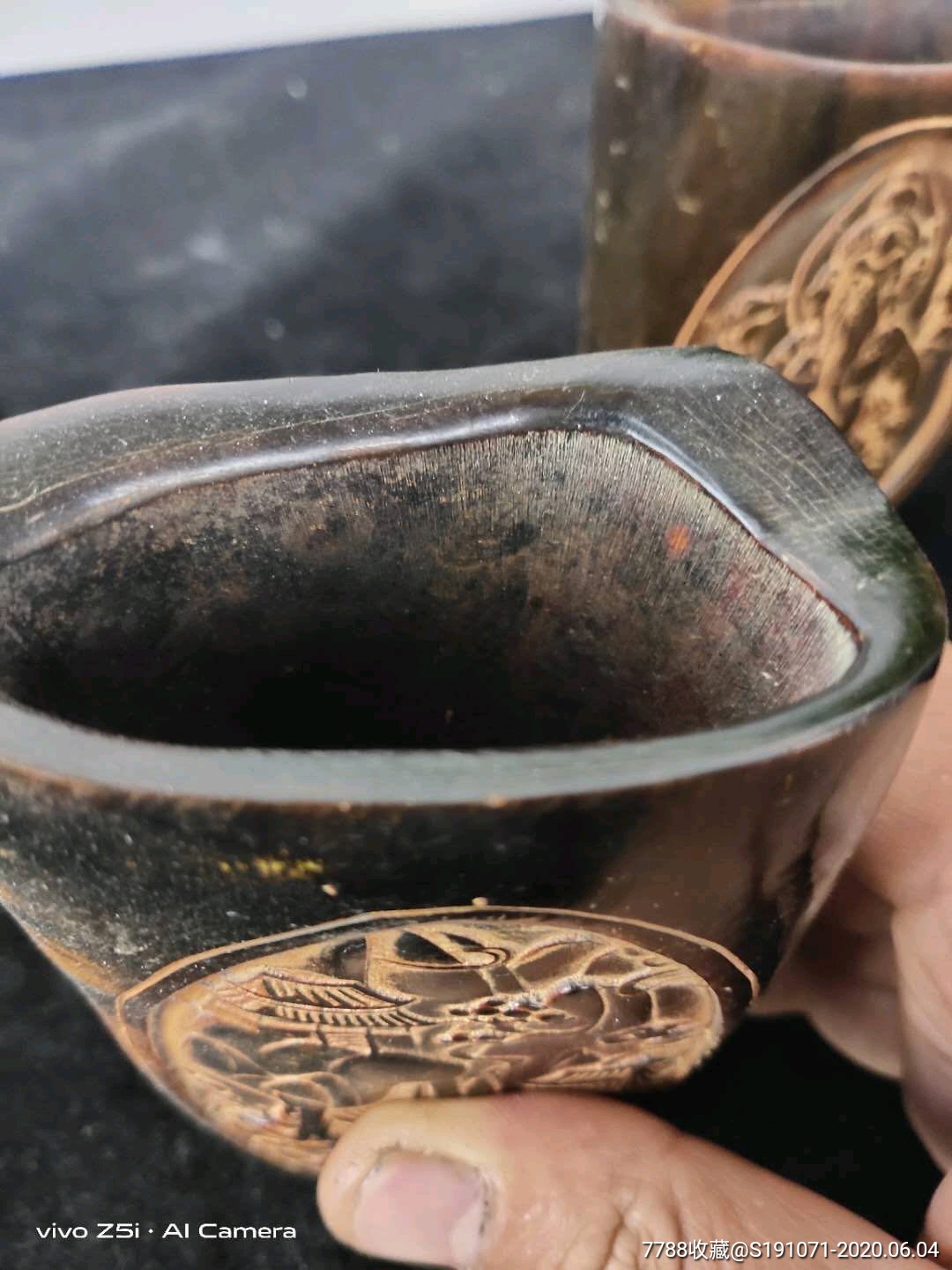 乡下收来水牛角杯四个,雕刻关公和山水,纯手工雕刻雕工精美,包浆浑厚