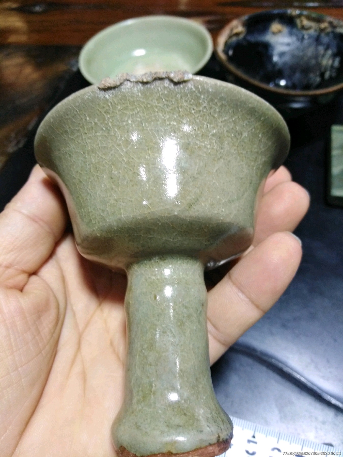 南宋黒胎龙泉窑高足杯