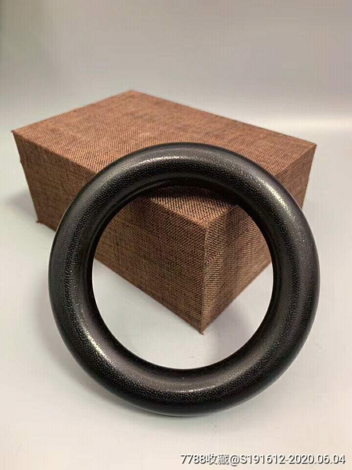 旧藏老牛角手镯