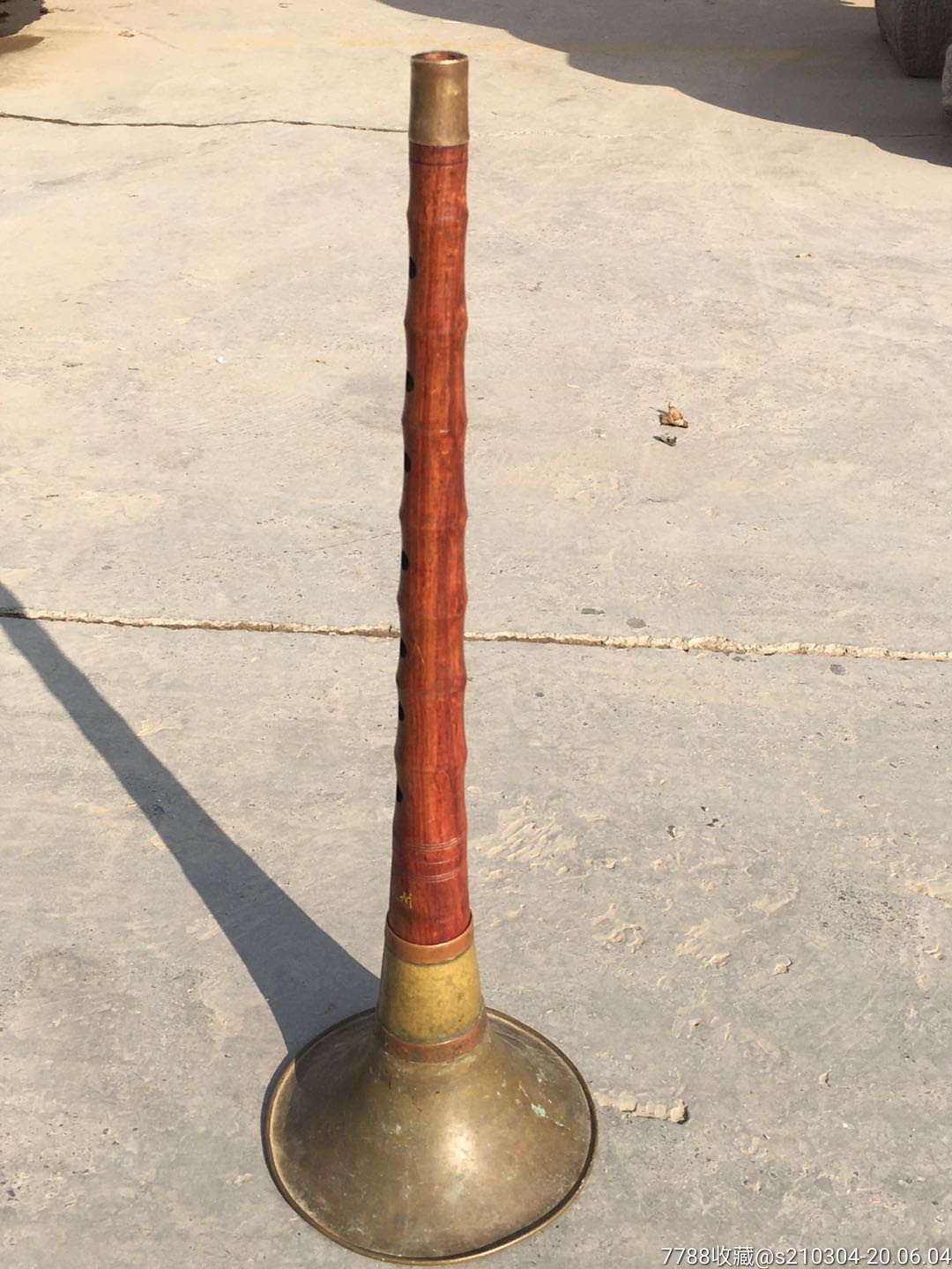 解放后海南黄花梨唢呐,品相完好保存完整,纹理清晰美观,包浆一流,源头