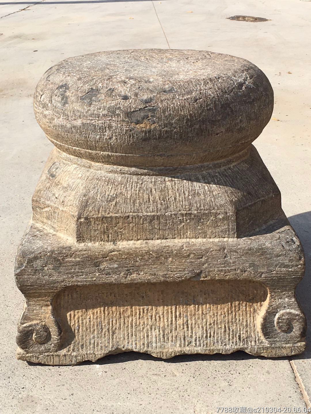 明代青石柱础单只,品相完好保存完整,造型美观,包浆老辣,源头无磕碰.