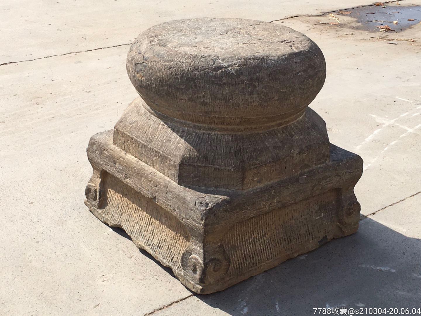 明代青石柱础单只,品相完好保存完整,造型美观,包浆老辣,源头无磕碰.