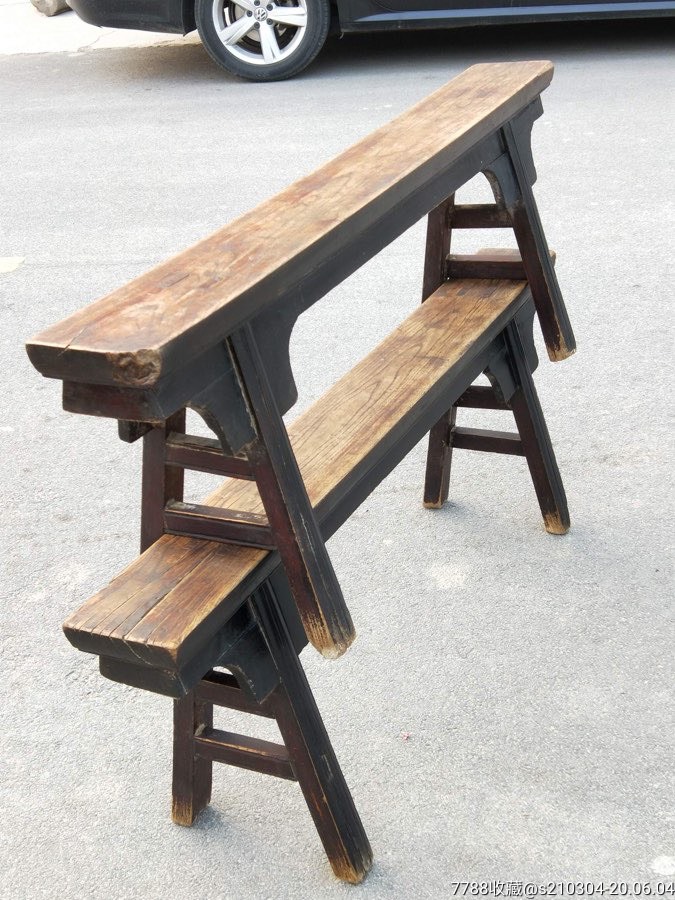 清代榆木牙板凳一对.用量厚重,结实牢固,品相如图,上手可使用