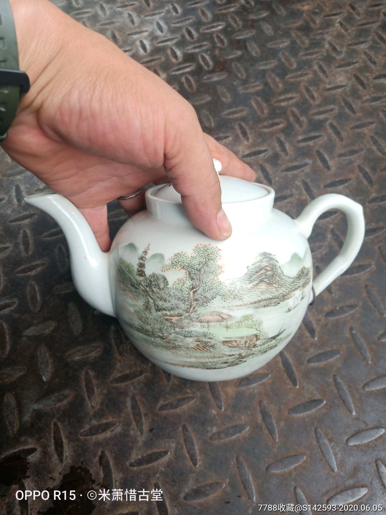 民国莲溪画馆浅绛彩茶壶