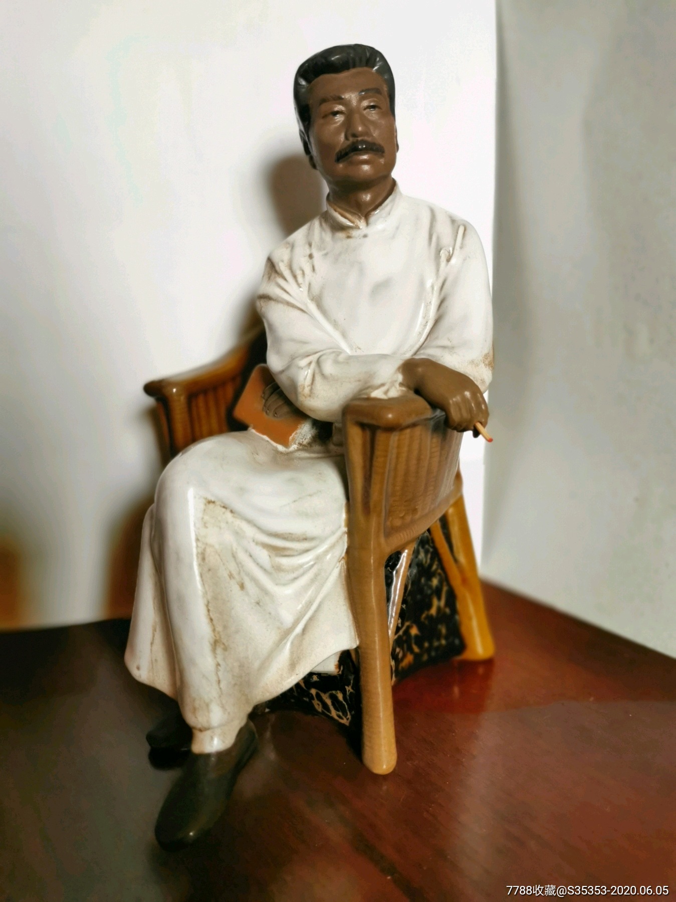 精品石湾窑鲁迅陶瓷像