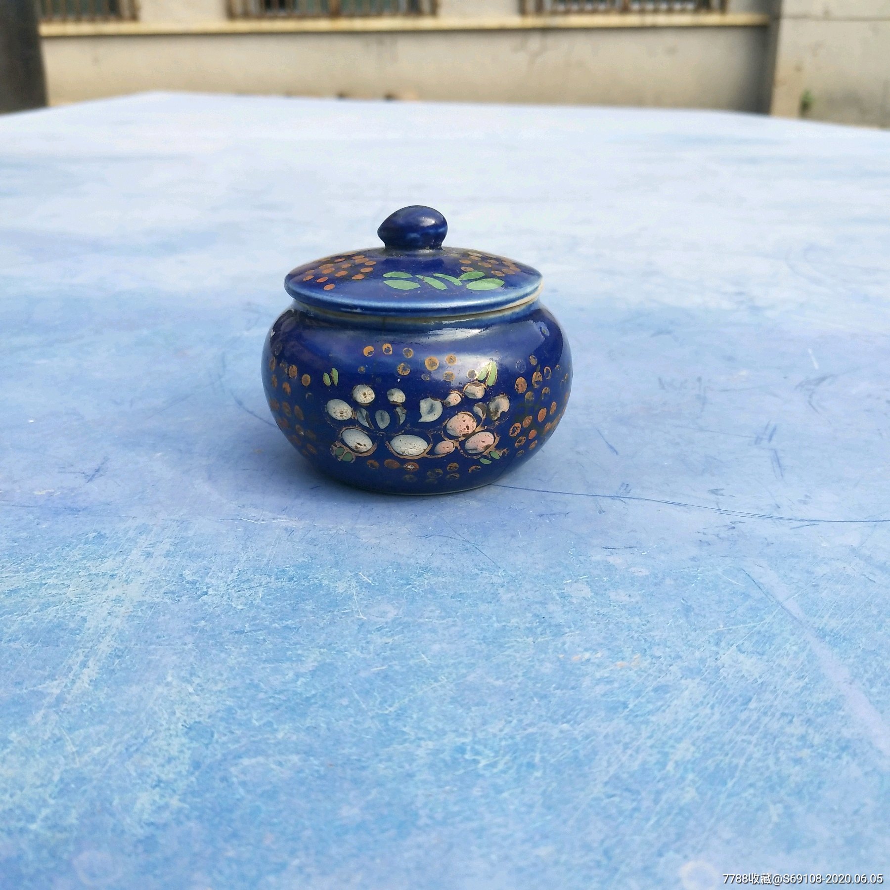 日本蓝釉水果绘图小罐