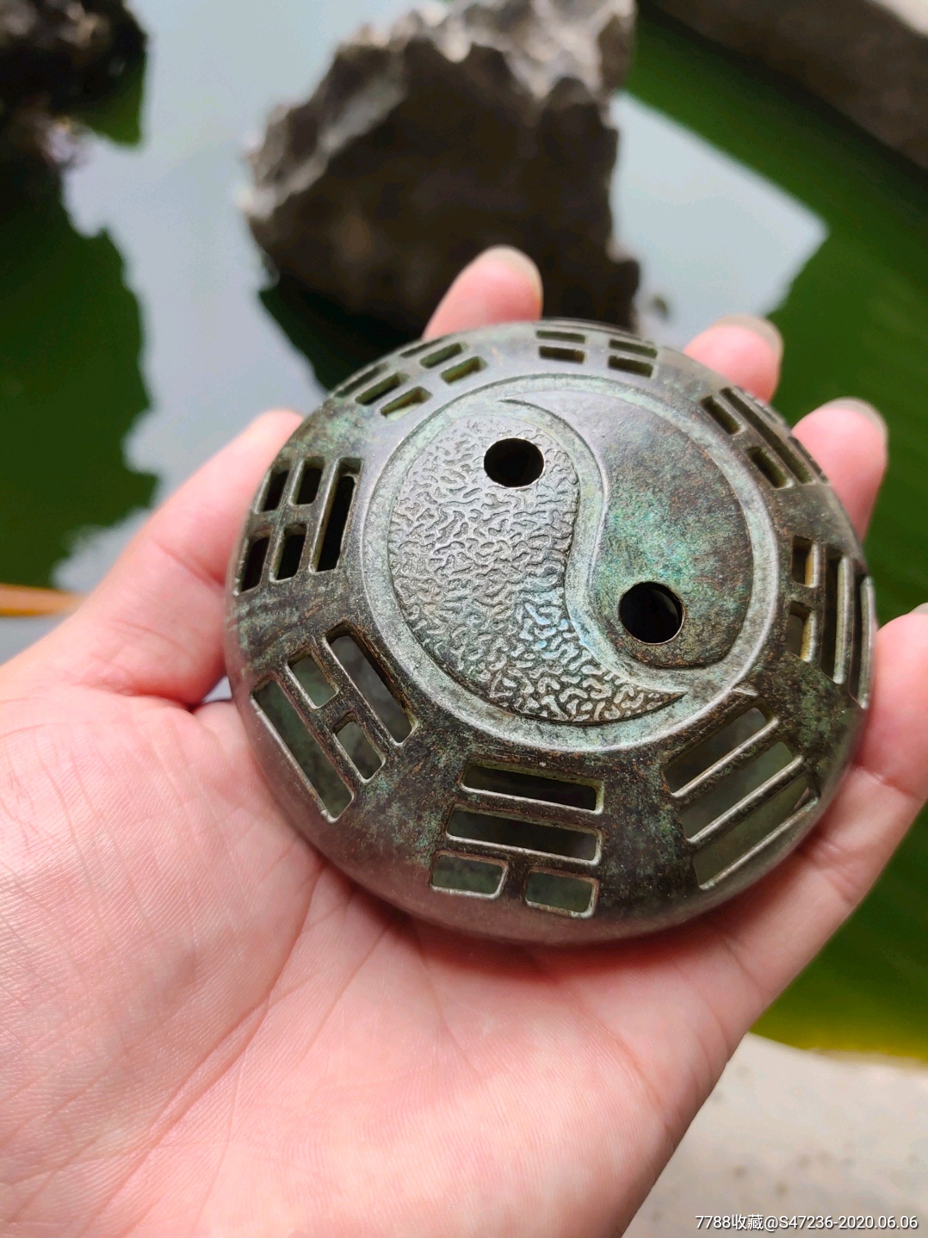 收来的八卦铜熏炉看看