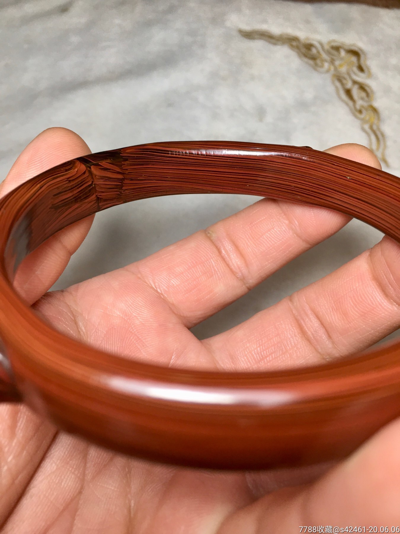 清代双螭龙耳绞丝红琉璃手镯