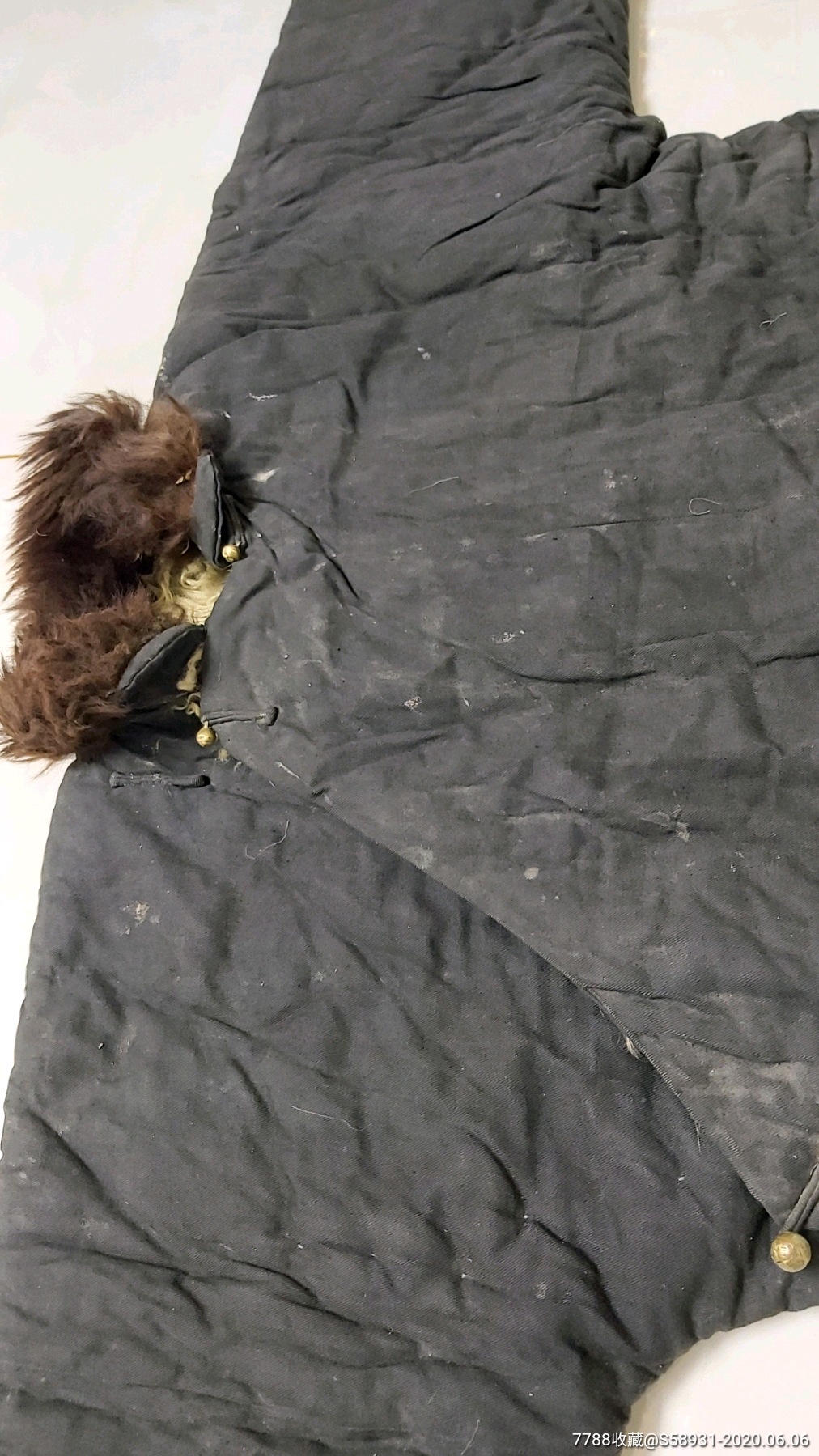 民国羊皮大袄"5个清代铜纽扣"