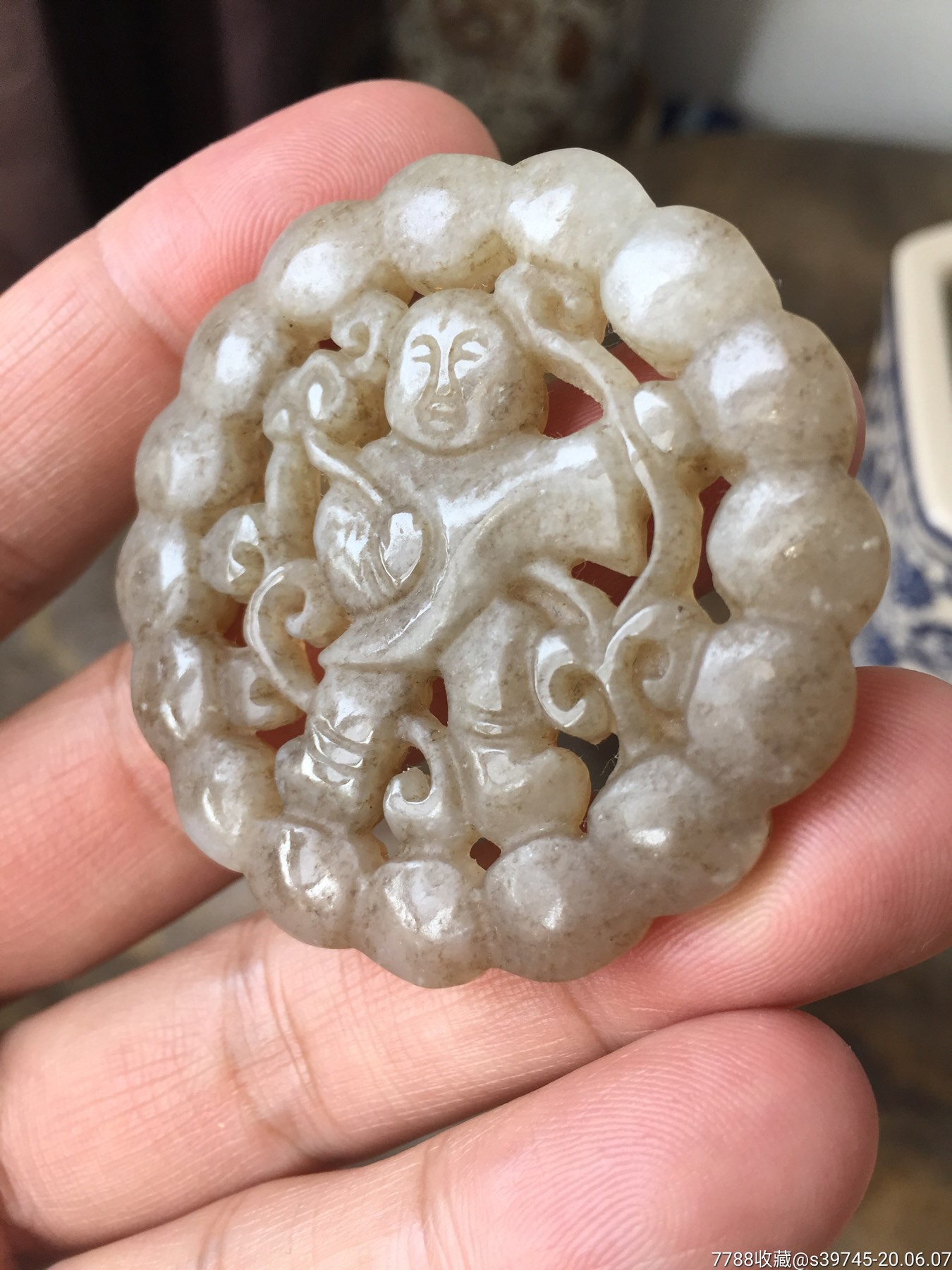 蒙古青花玉雕刻如意童子