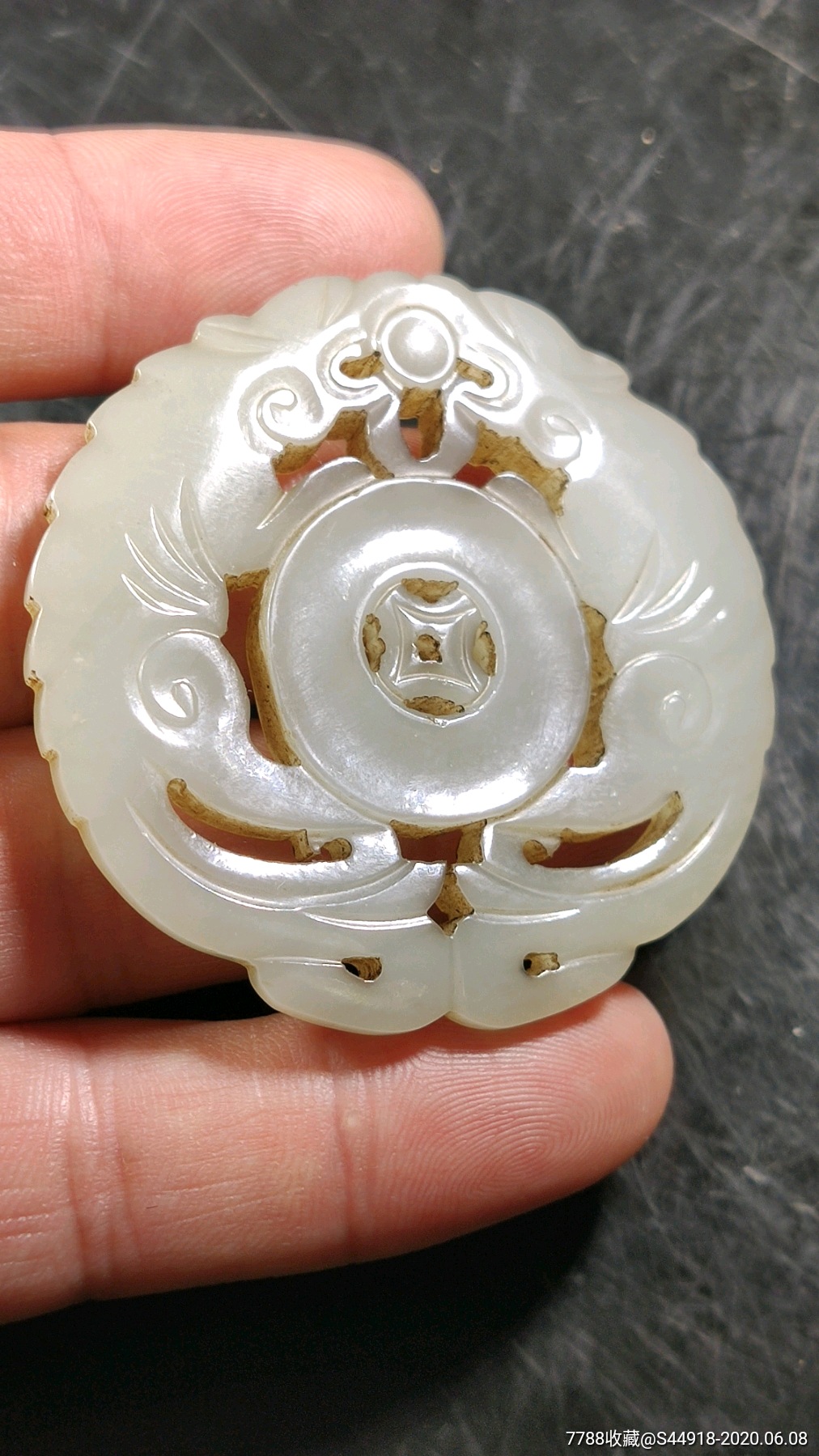 清代和田玉双龙戏珠老玉佩(一口价)清代和田玉双龙戏珠老玉佩(一口价)