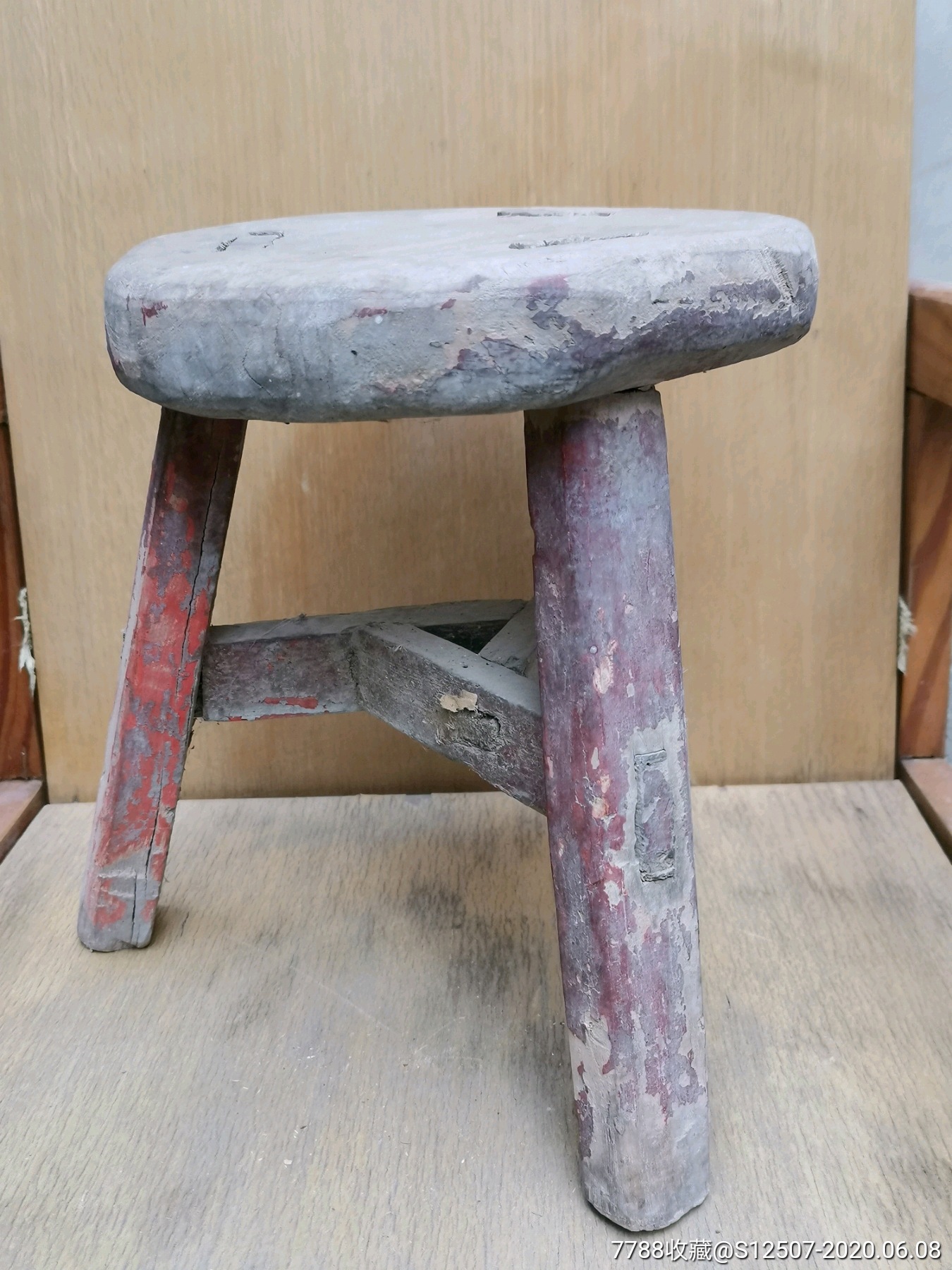 三条腿小板櫈_木椅/凳_第2张_7788小人书
