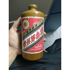 黄色茅台空酒瓶
