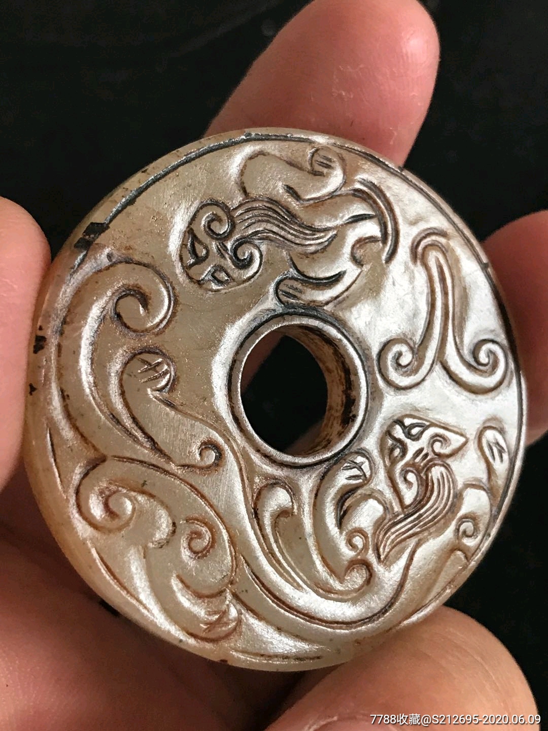 和田玉螭龙玉壁