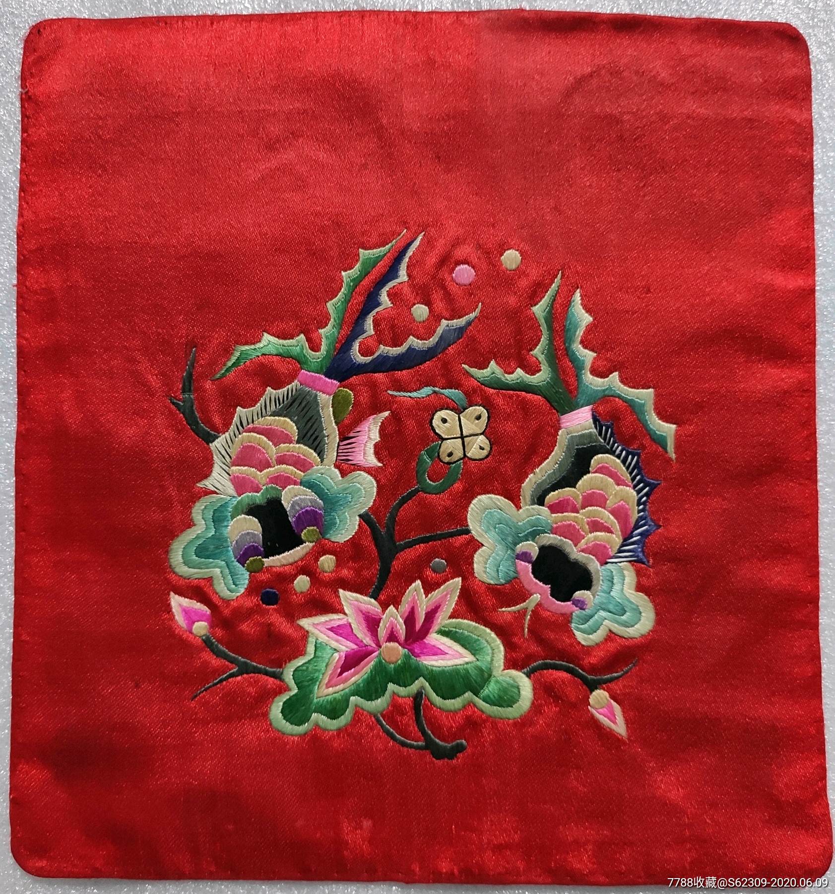 老绣人物枕顶一对儿