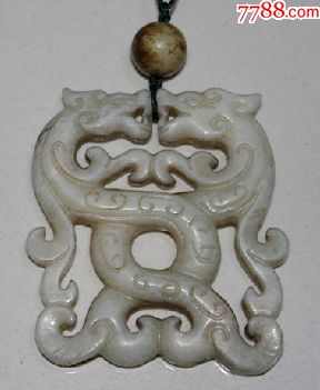 双龙玉佩