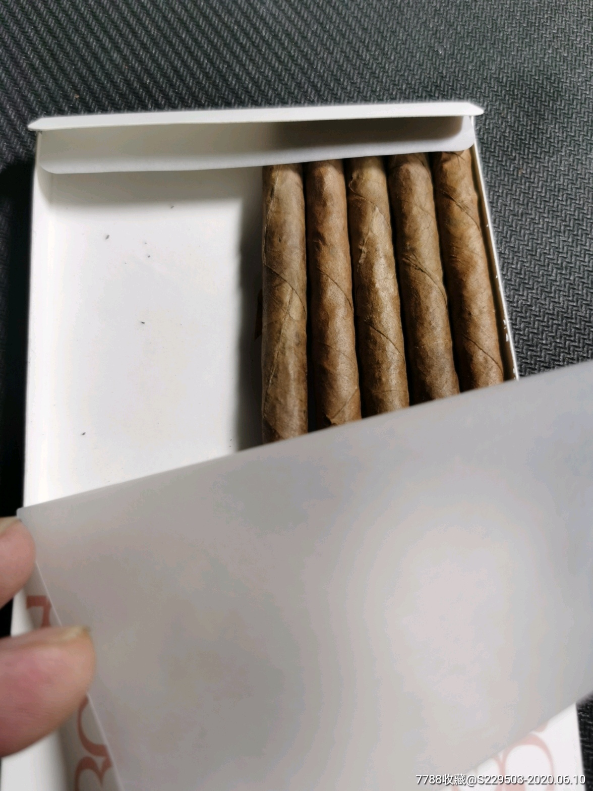 泰山雪茄3g沉香铁盒图片