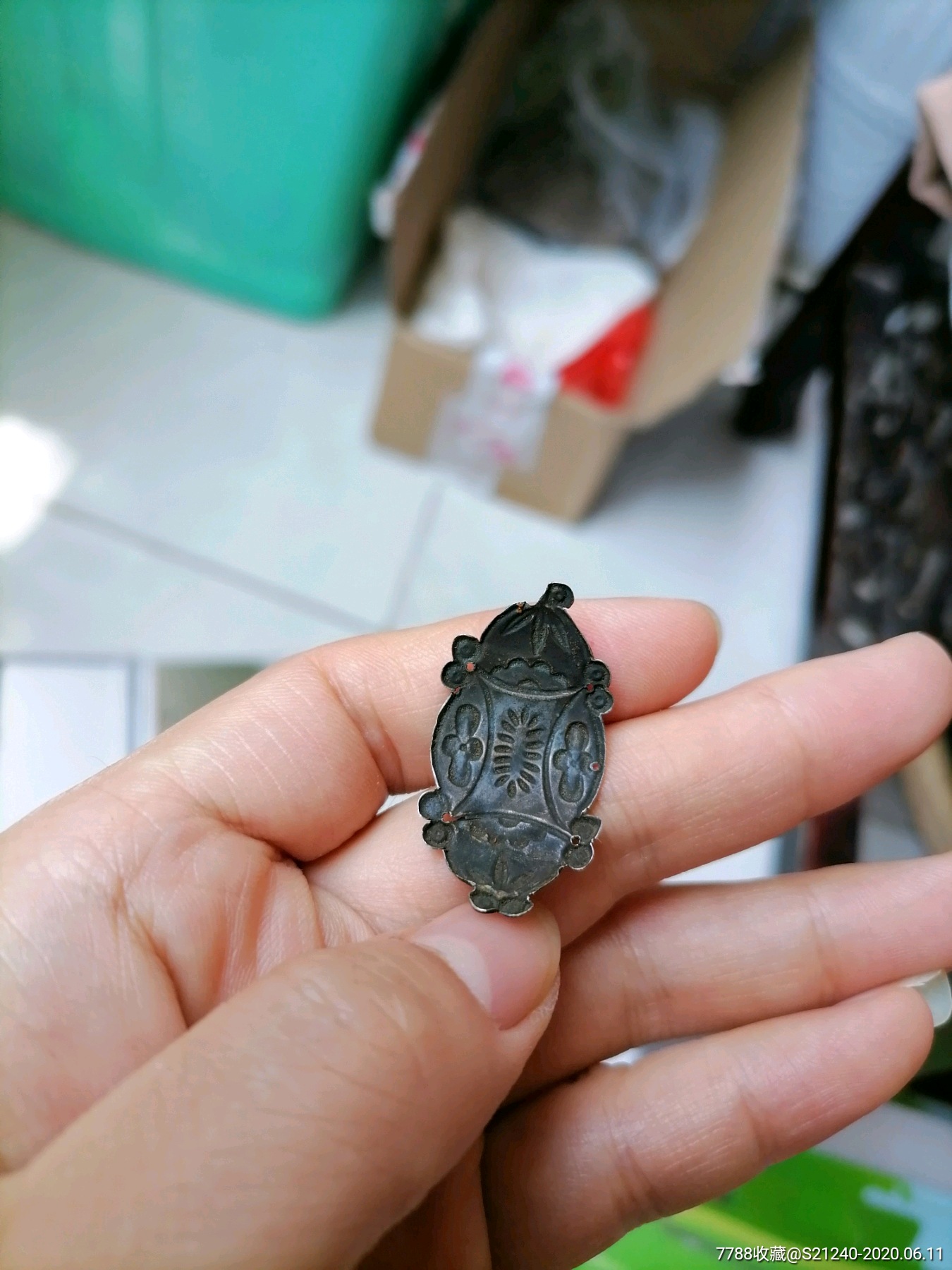 清末民国银饰帽花老人物银饰老铃铛瓜纹三款通出