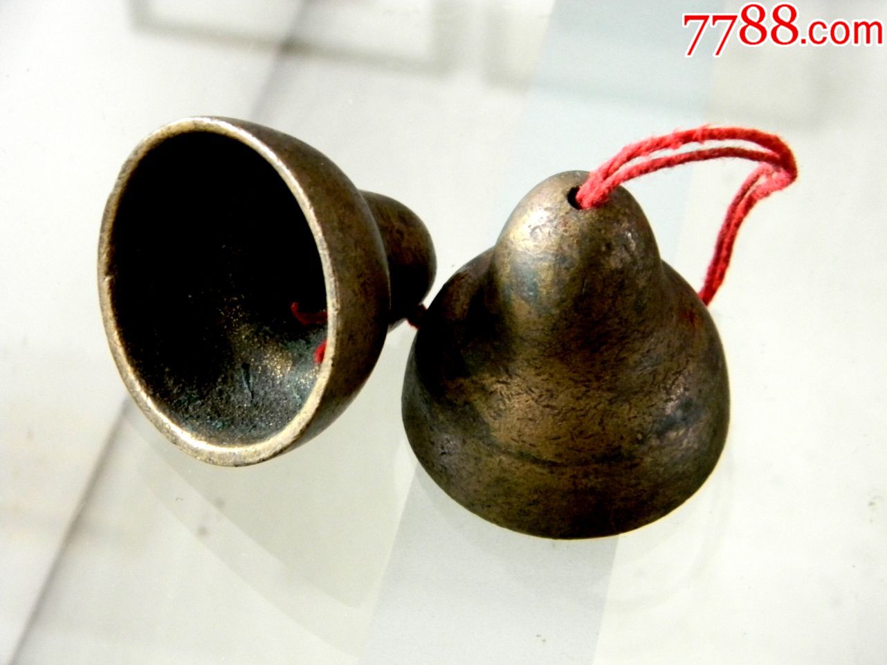 厚实的清民铜铃铛一对