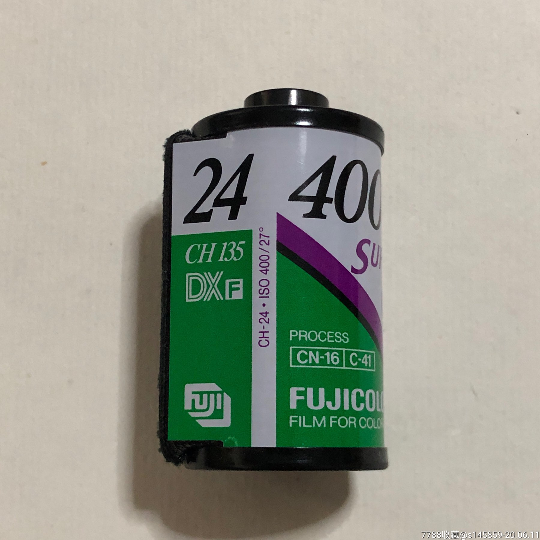 富士400度24张日本原产地胶卷暗盒白色版