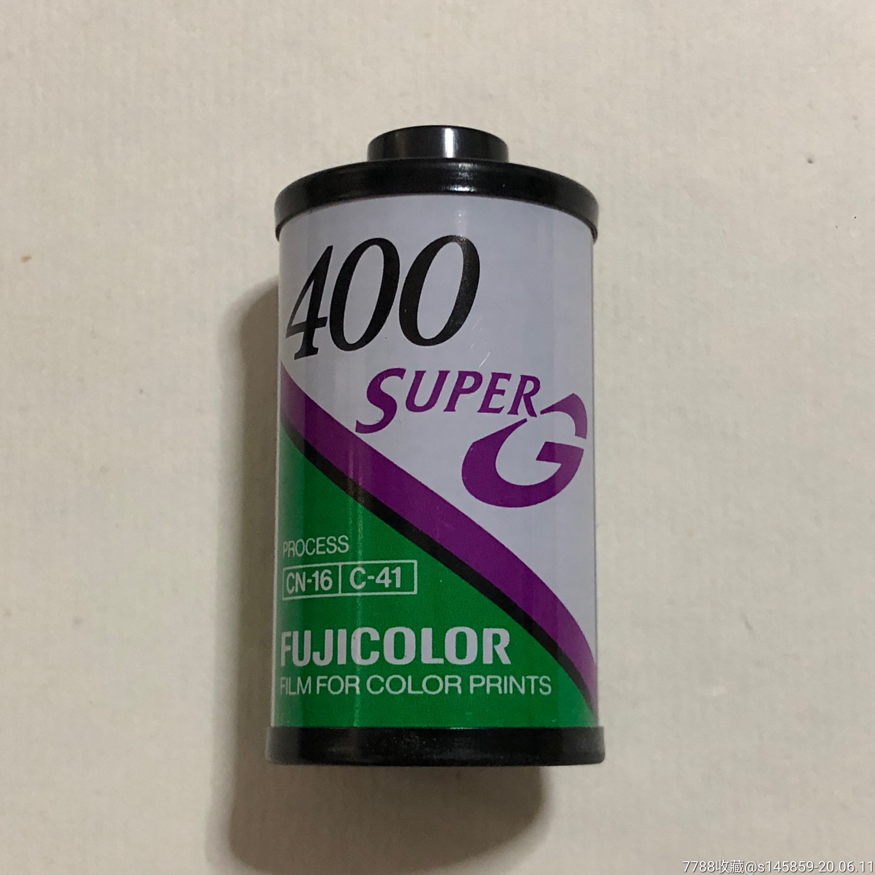 富士400度24张日本原产地胶卷暗盒白色版