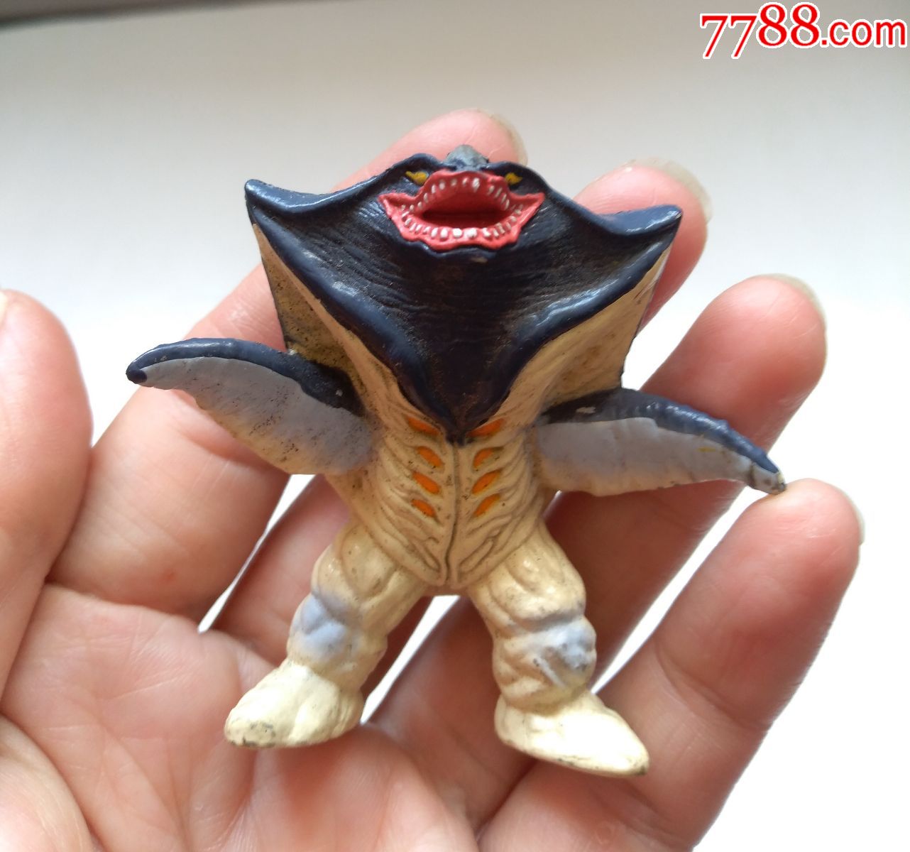 老玩具1997年鲨鱼战士胶皮的中日文稀少点图可放大