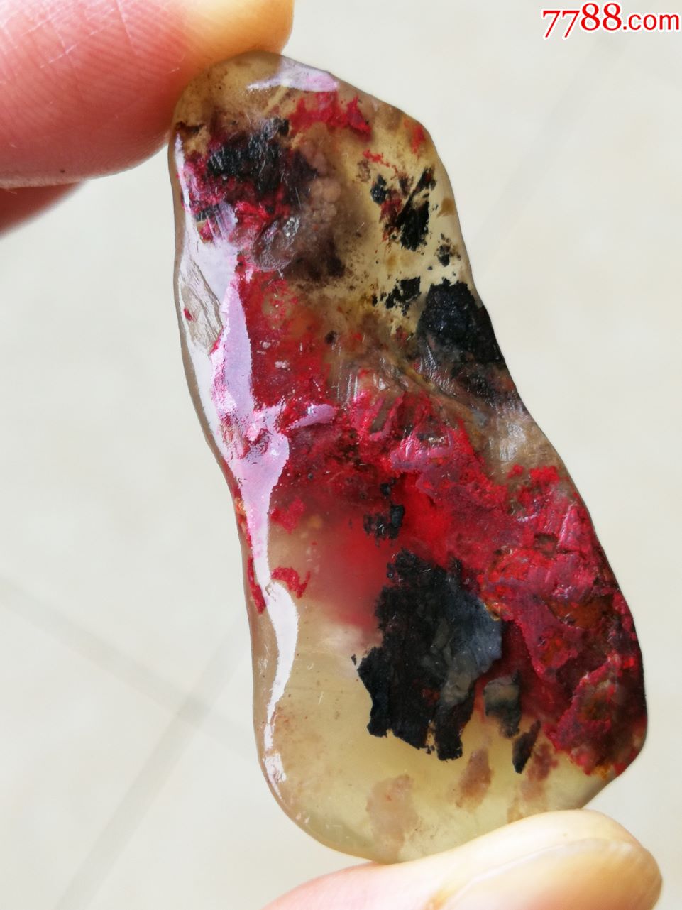 昌化鸡血石玻璃冻挂坠毛料13g软地手工好刻刘关张韵味