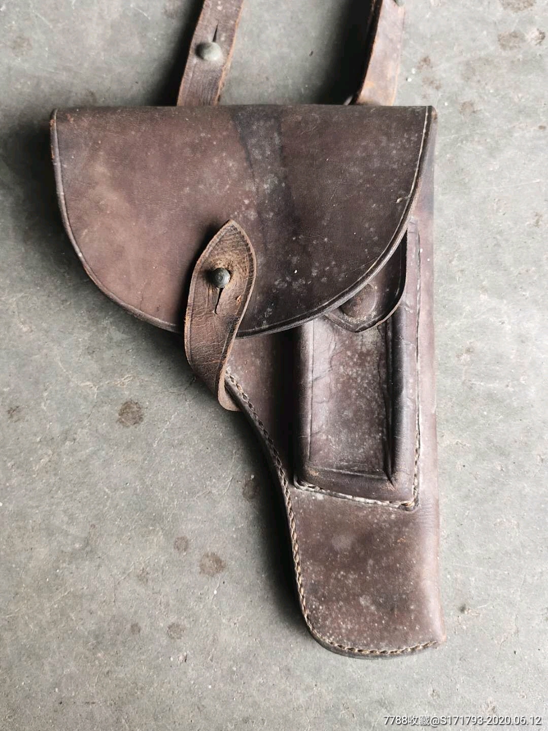 乡下收的牛皮枪套一个