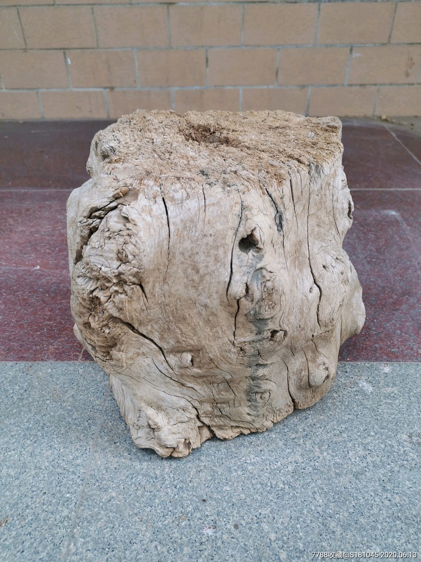 百年风化纹漂亮的老榆木木墩一个