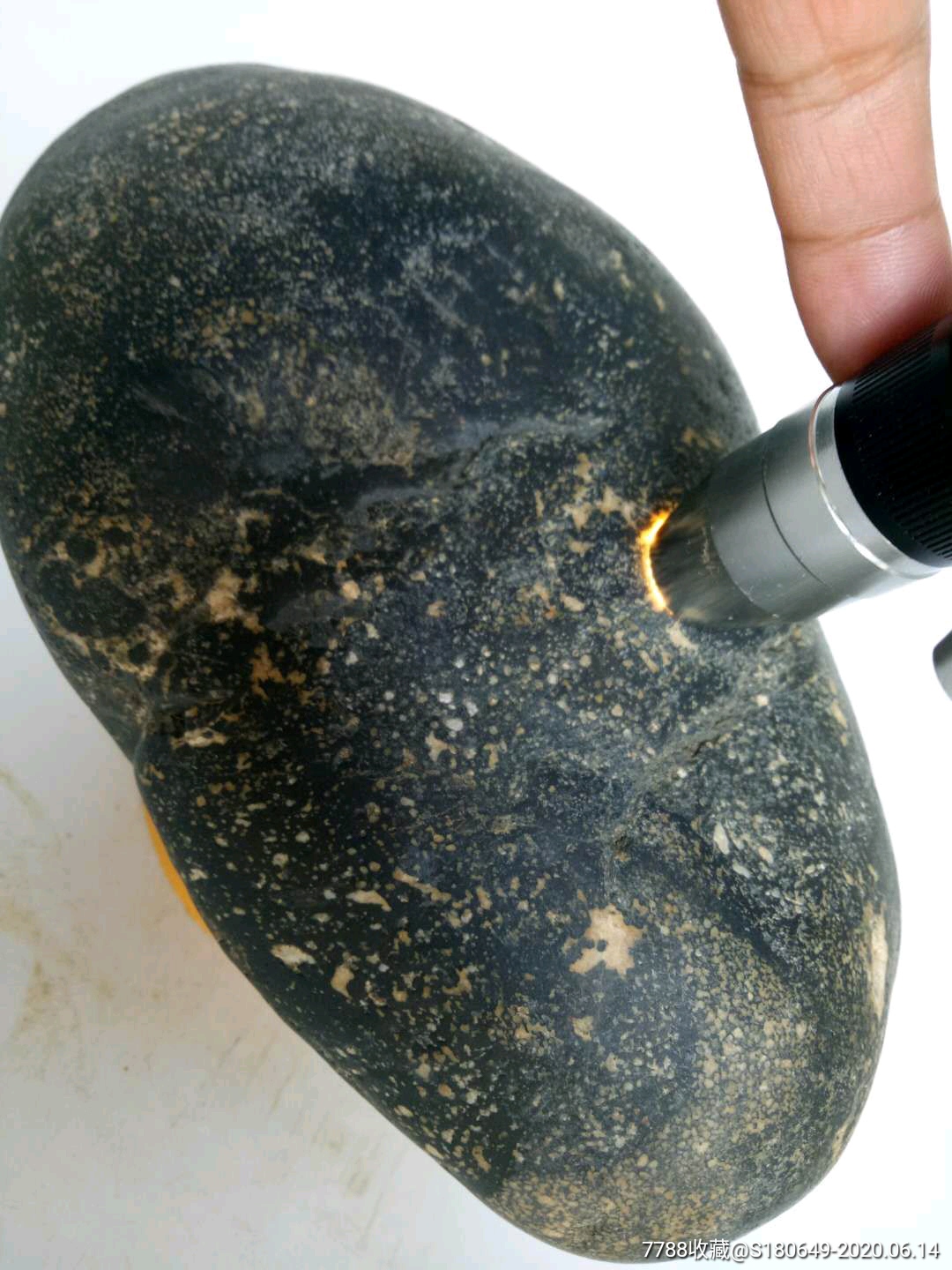 石铁橄榄陨石(强磁透光)