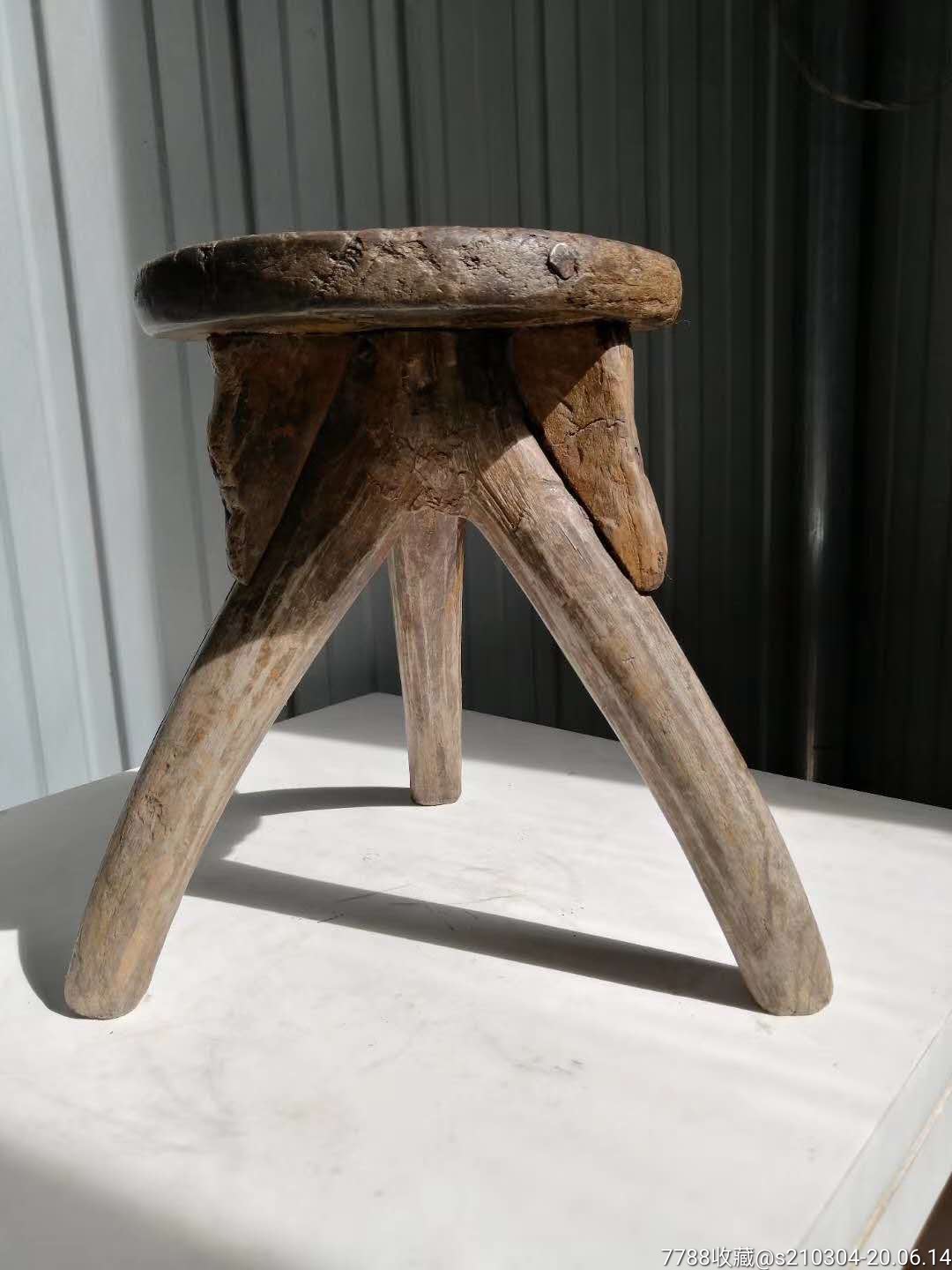 三叉腿圆凳自然成型全品包老