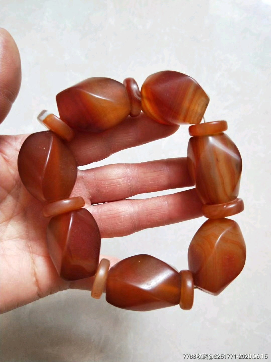 民国缠丝玛瑙手串